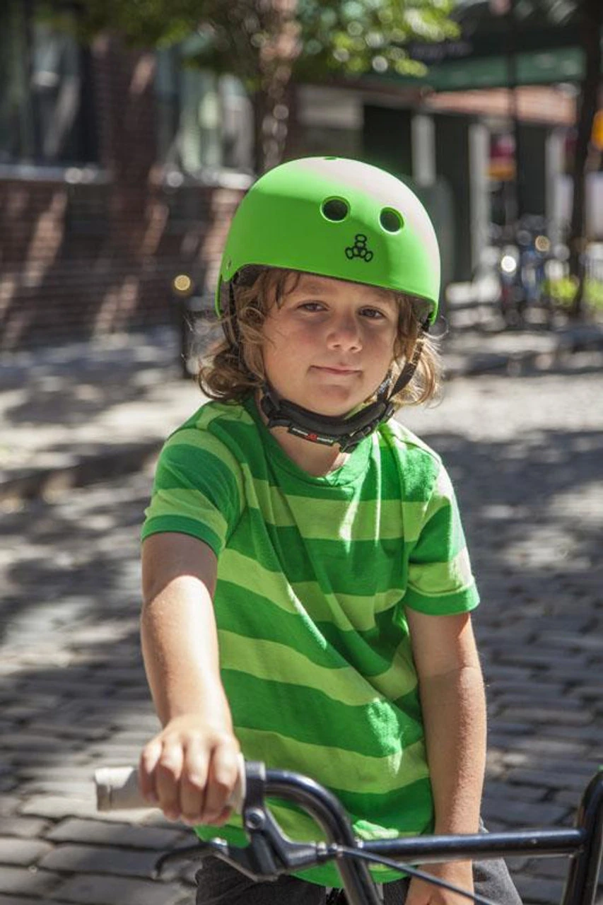 Triple Eight LIL 8 Dual Certified Sweatsaver Kids Rollerskating Helmet - White Glossy (One Size - Toddler 5+) 4 Triple Eight LIL 8 Dual Certified Sweatsaver Kids Rollerskating Helmet - White Glossy (One Size - Toddler 5+) - Image 2