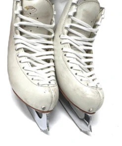 Edea OVERTURE Ice Skates With MK Blades Professional- Size 230 Only (Used) 9 Edea OVERTURE Ice Skates With MK Blades Professional- Size 230 Only (Used) -Skate Shop IMG 9404 79494.1666201741
